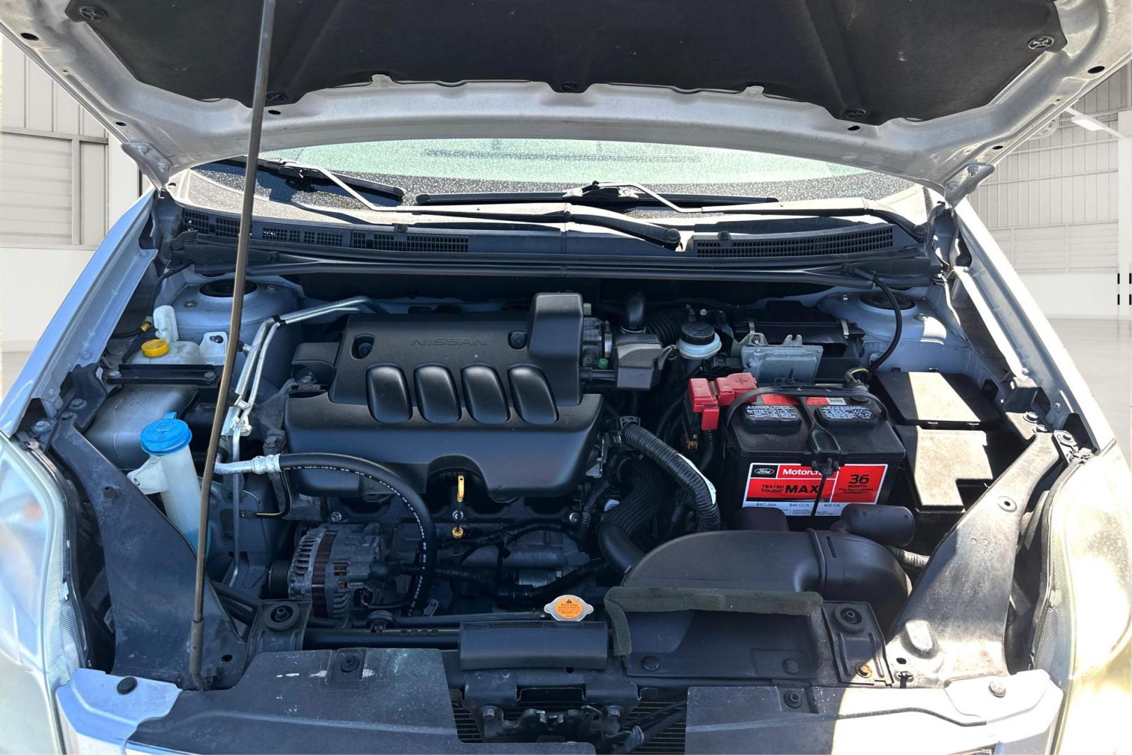 2012 Silver Nissan Sentra 2.0 (3N1AB6AP5CL) with an 2.0L L4 DOHC 16V engine, Continuously Variable Transmission transmission, located at 7755 State Street, Midvale, UT, 84047, (801) 753-9063, 40.610329, -111.890656 - Photo#8