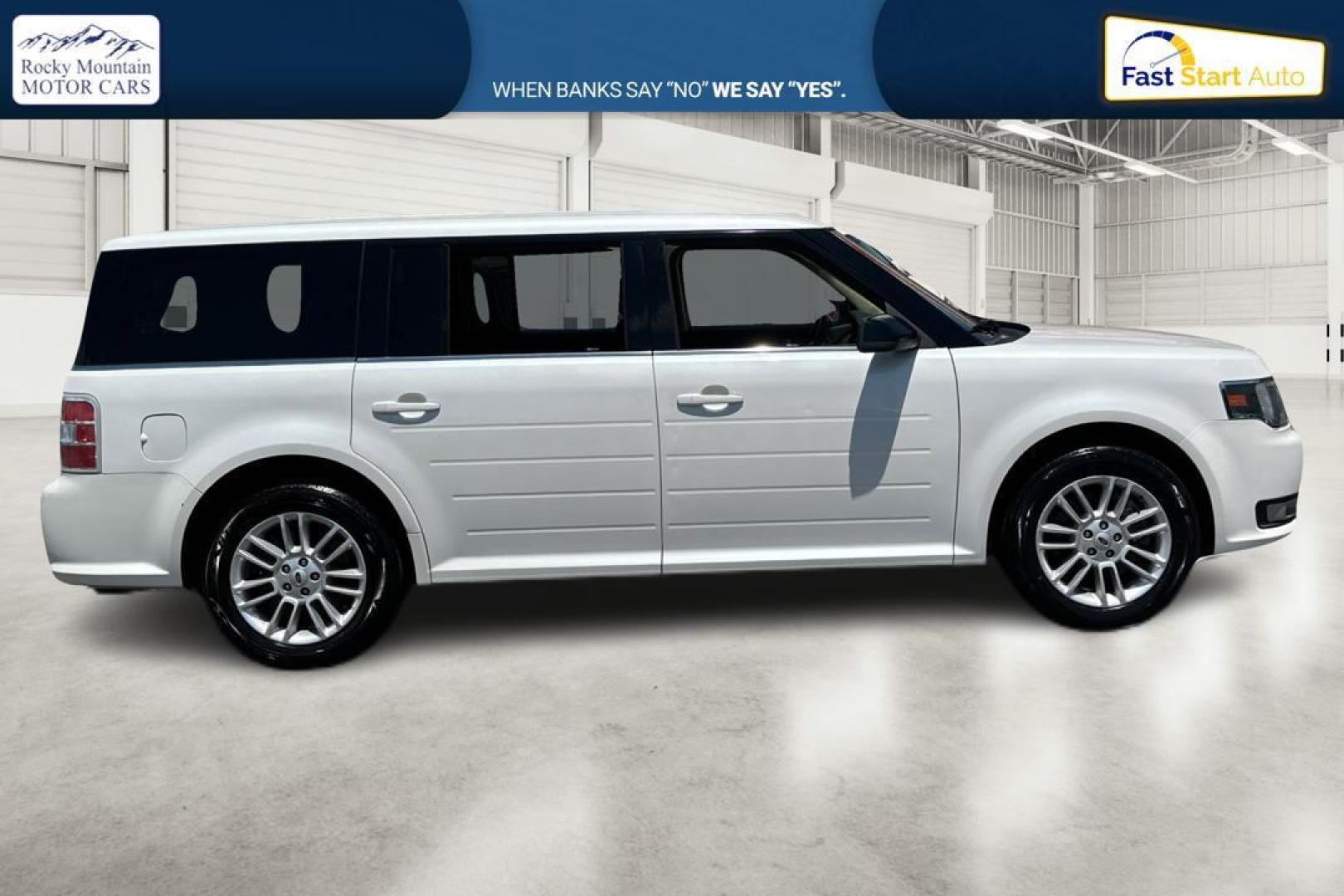 2014 White Ford Flex SEL FWD (2FMGK5C82EB) with an 3.5L V6 DOHC 24V engine, 6-Speed Automatic Overdrive transmission, located at 7755 State Street, Midvale, UT, 84047, (801) 753-9063, 40.610329, -111.890656 - Photo#1