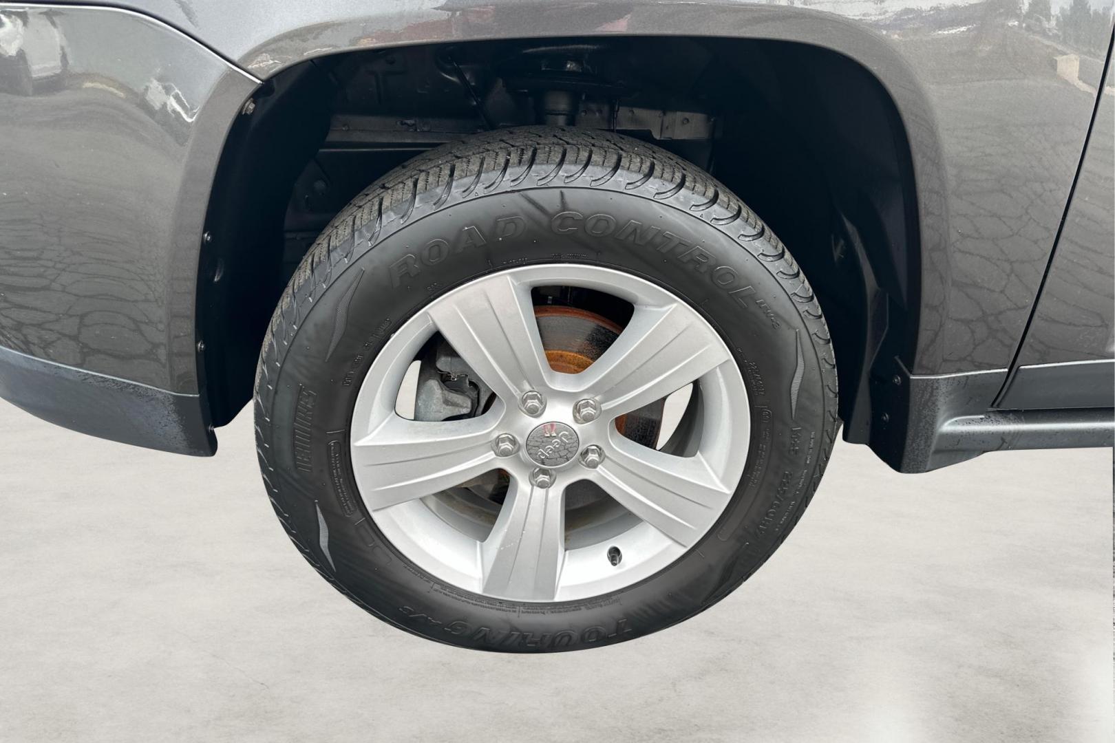 2014 Gray Jeep Compass Sport 4WD (1C4NJDBB3ED) with an 2.4L L4 DOHC 16V engine, Auto, 6-Spd AutoStick transmission, located at 7755 State Street, Midvale, UT, 84047, (801) 753-9063, 40.610329, -111.890656 - Photo#12