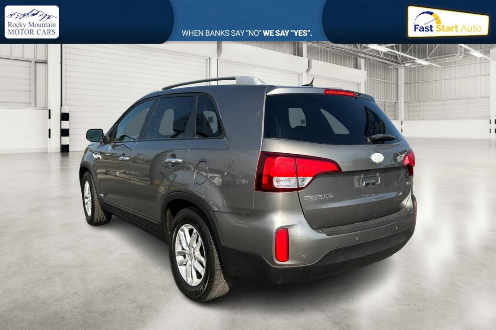 2014 Gray Kia Sorento LX AWD (5XYKTCA67EG) with an 2.4L L4 DOHC 16V engine, 6-Speed Automatic transmission, located at 7755 State Street, Midvale, UT, 84047, (801) 753-9063, 40.610329, -111.890656 - Photo#4