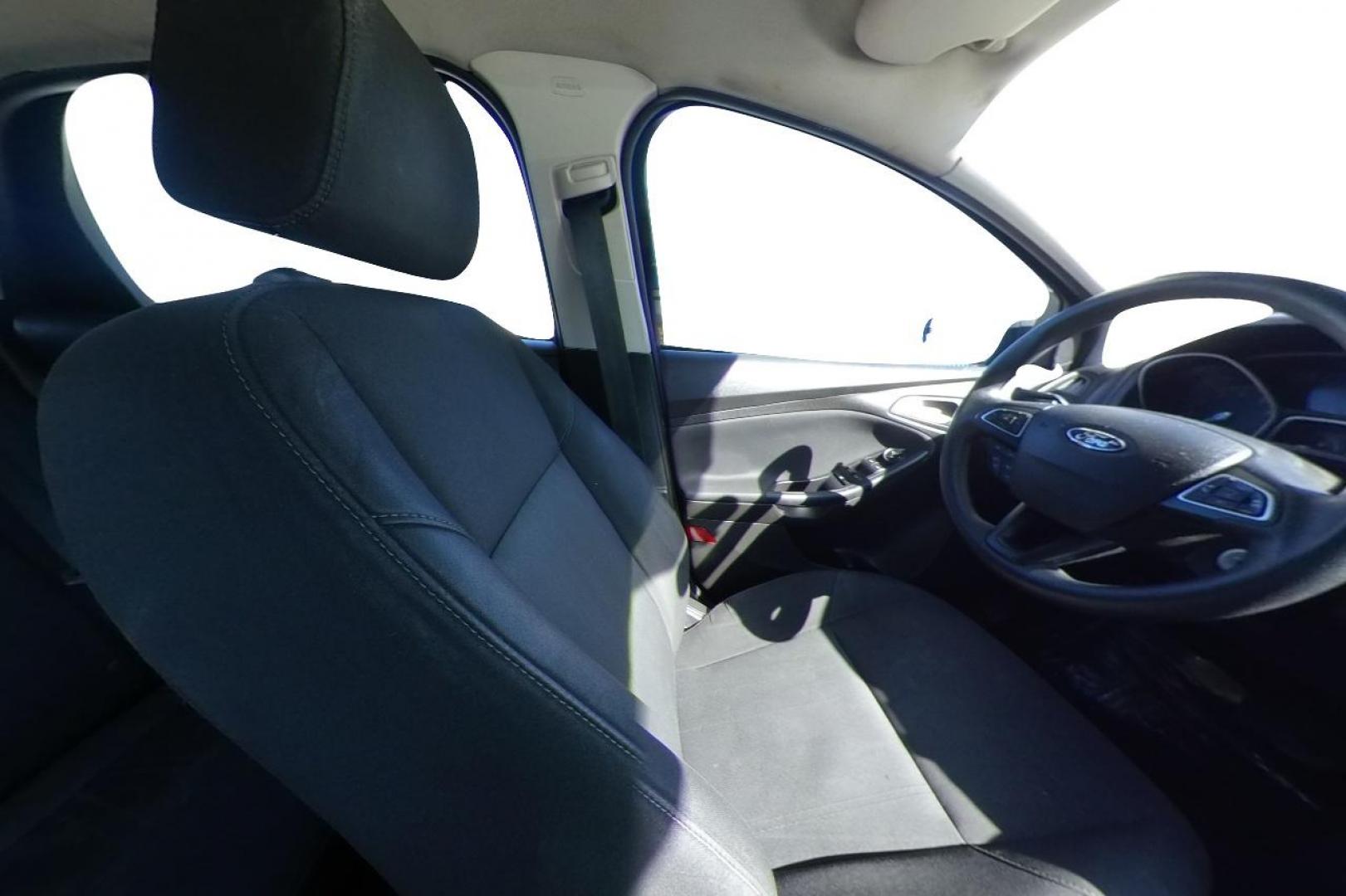 2015 Gray Ford Focus SE Hatch (1FADP3K22FL) with an 2.0L L4 DOHC 16V engine, 5-Speed Manual transmission, located at 344 S Washington Blvd, Ogden, UT, 84404, (801) 399-1799, 41.255482, -111.970848 - Photo#11