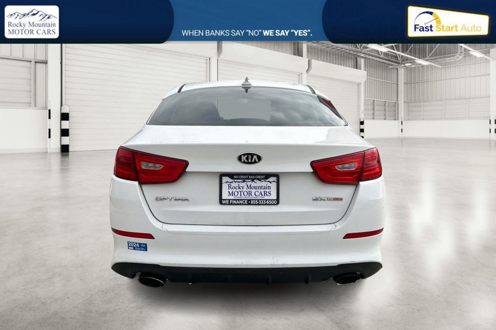 2015 White Kia Optima SX Turbo (5XXGR4A61FG) with an 2.0L L4 DOHC 16V TURBO engine, 6-Speed Automatic transmission, located at 767 S State Road, Pleasant Grove, UT, 84062, (801) 785-1058, 40.354839, -111.736687 - Photo#4