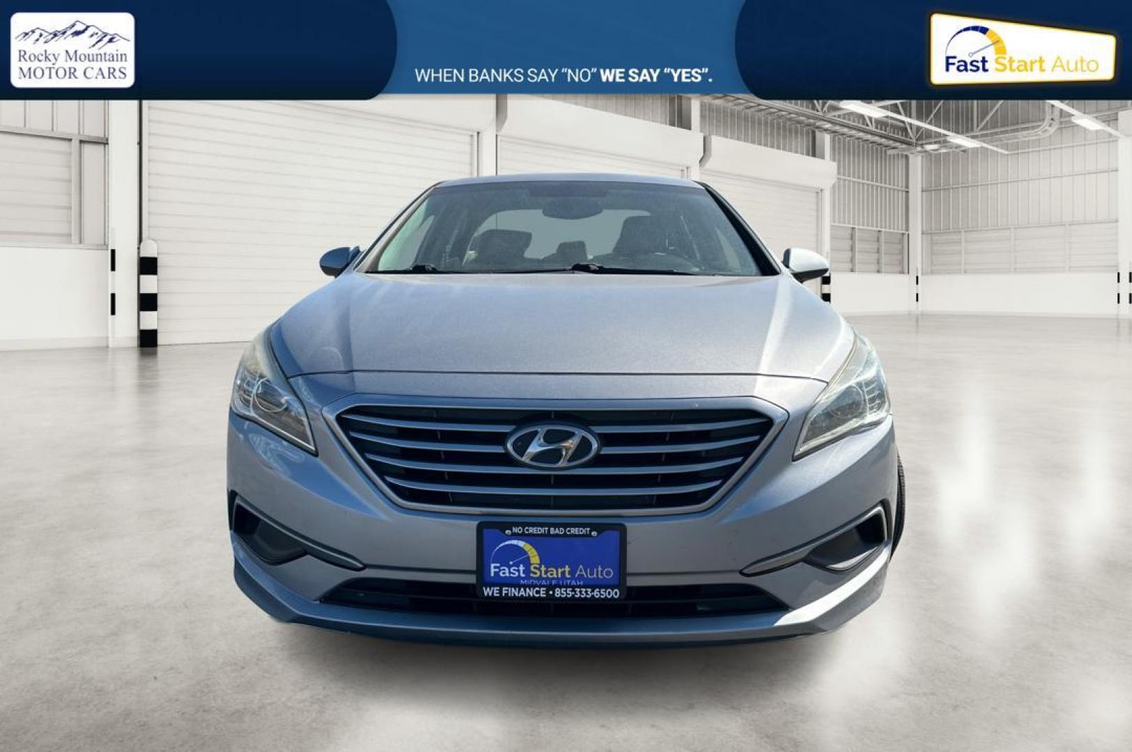 2016 Gray Hyundai Sonata SE (5NPE24AF0GH) with an 2.4L L4 DOHC 16V engine, 7A transmission, located at 7755 State Street, Midvale, UT, 84047, (801) 753-9063, 40.610329, -111.890656 - Photo#9