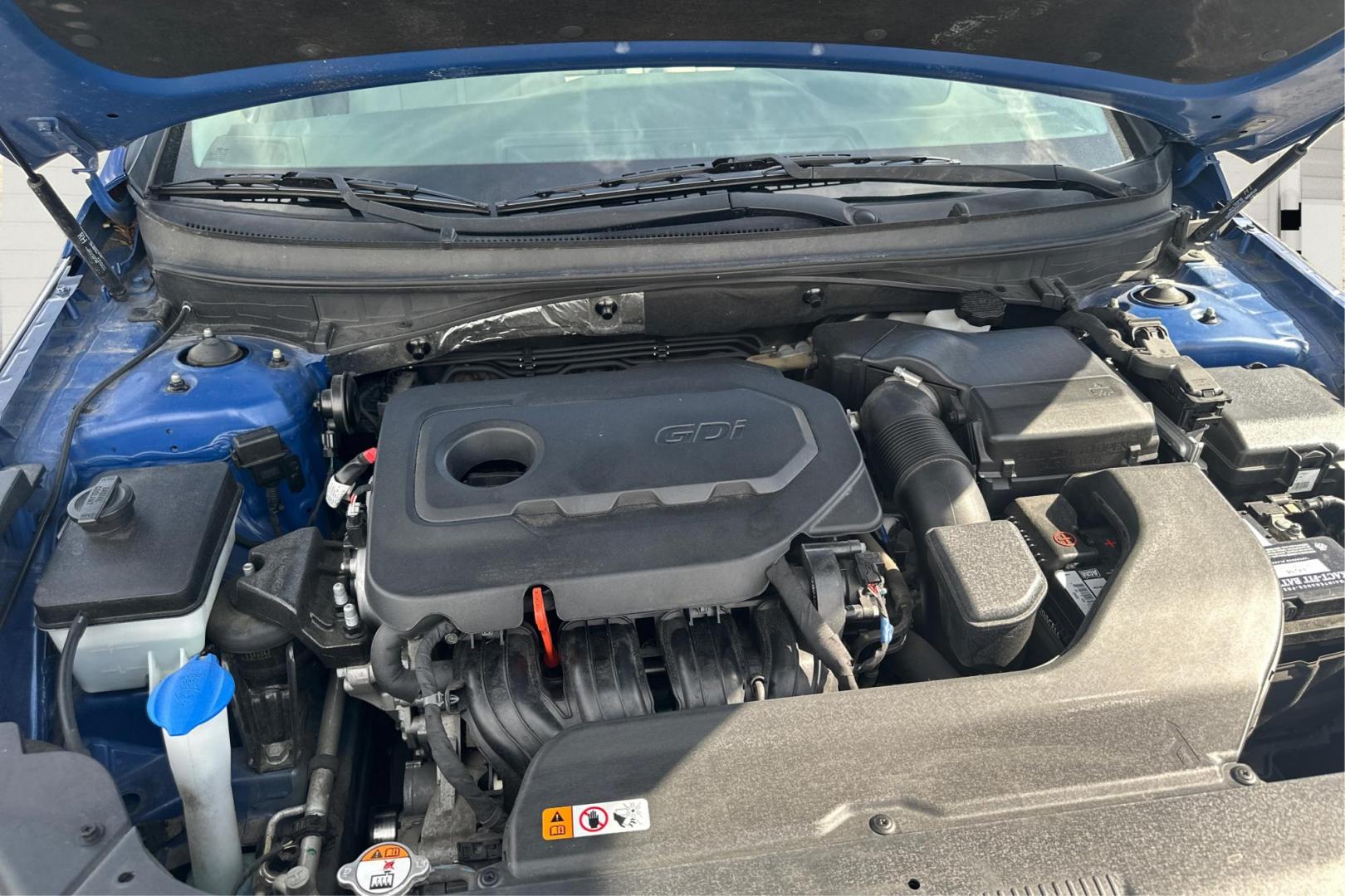 2016 Blue Hyundai Sonata SE (5NPE24AF3GH) with an 2.4L L4 DOHC 16V engine, 7A transmission, located at 7755 State Street, Midvale, UT, 84047, (801) 753-9063, 40.610329, -111.890656 - Photo#10