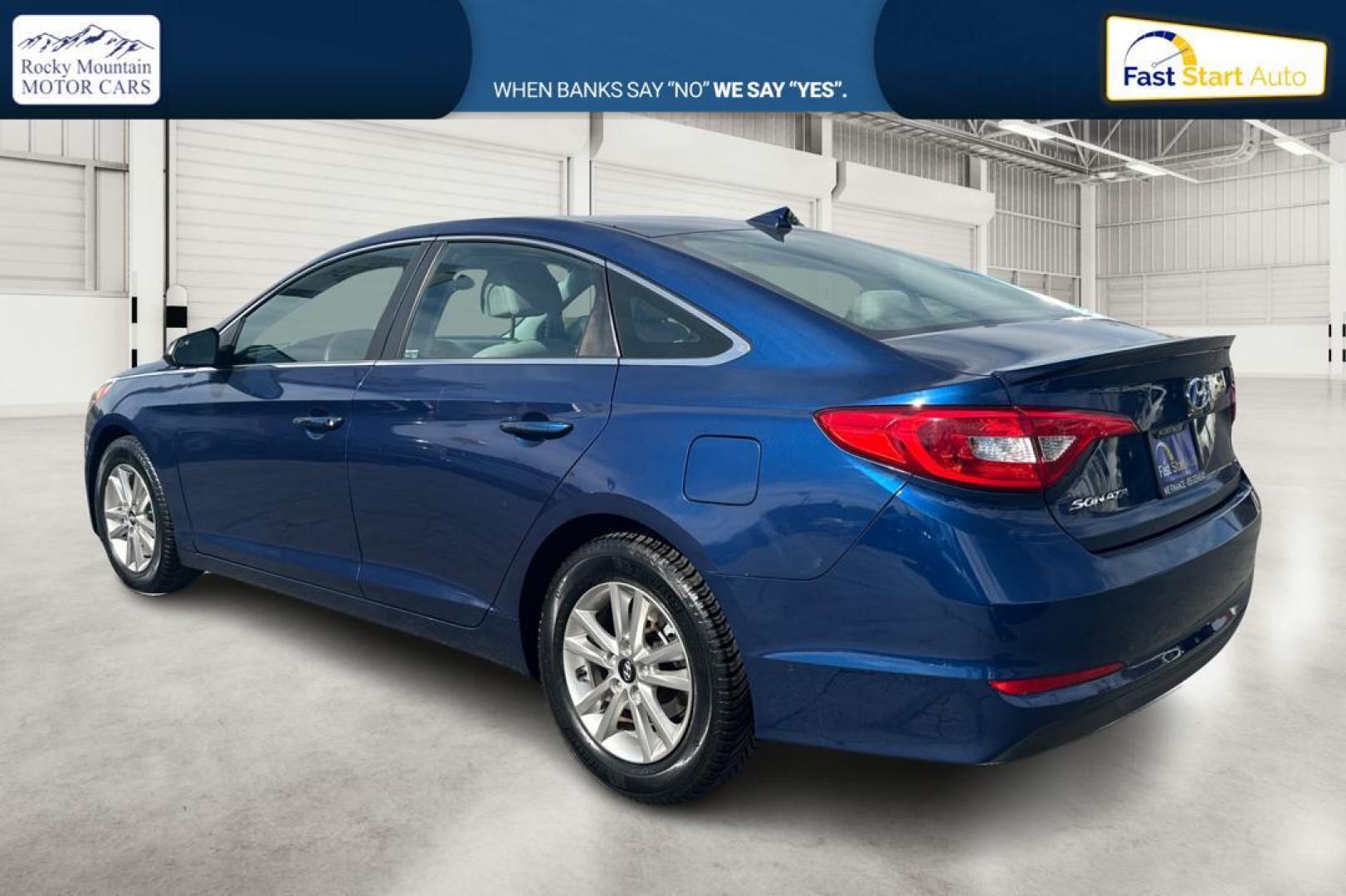 2016 Blue Hyundai Sonata SE (5NPE24AF3GH) with an 2.4L L4 DOHC 16V engine, 7A transmission, located at 7755 State Street, Midvale, UT, 84047, (801) 753-9063, 40.610329, -111.890656 - Photo#5