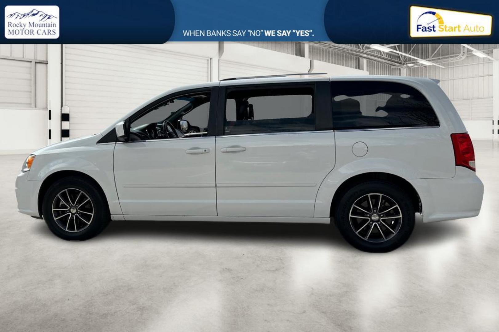 2017 White Dodge Grand Caravan SXT (2C4RDGCG6HR) with an 3.6L V6 DOHC 24V engine, 6A transmission, located at 7755 State Street, Midvale, UT, 84047, (801) 753-9063, 40.610329, -111.890656 - Photo#6