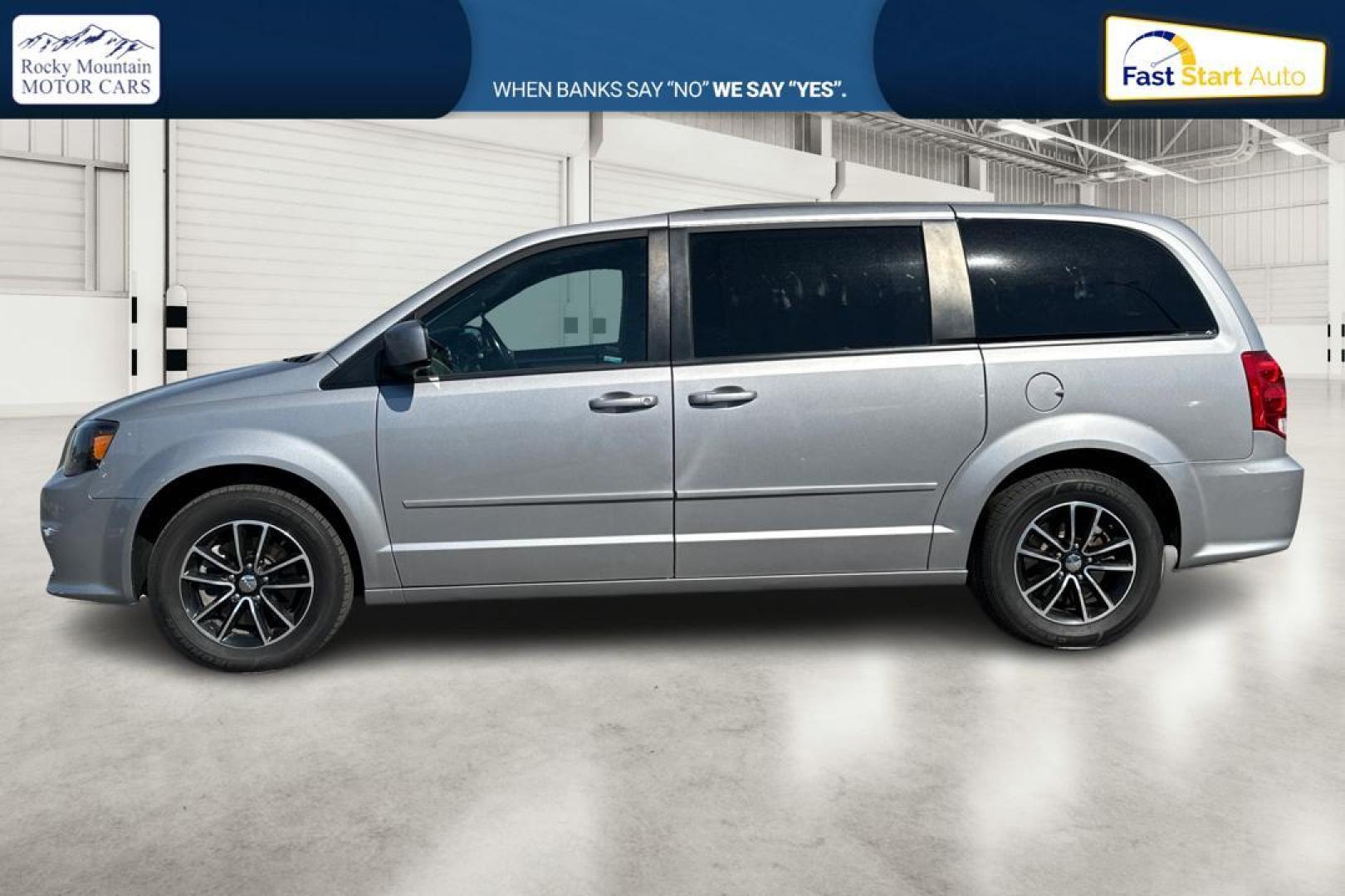 2017 Silver Dodge Grand Caravan GT (2C4RDGEG9HR) with an 3.6L V6 DOHC 24V engine, 6A transmission, located at 344 S Washington Blvd, Ogden, UT, 84404, (801) 399-1799, 41.255482, -111.970848 - Photo#6