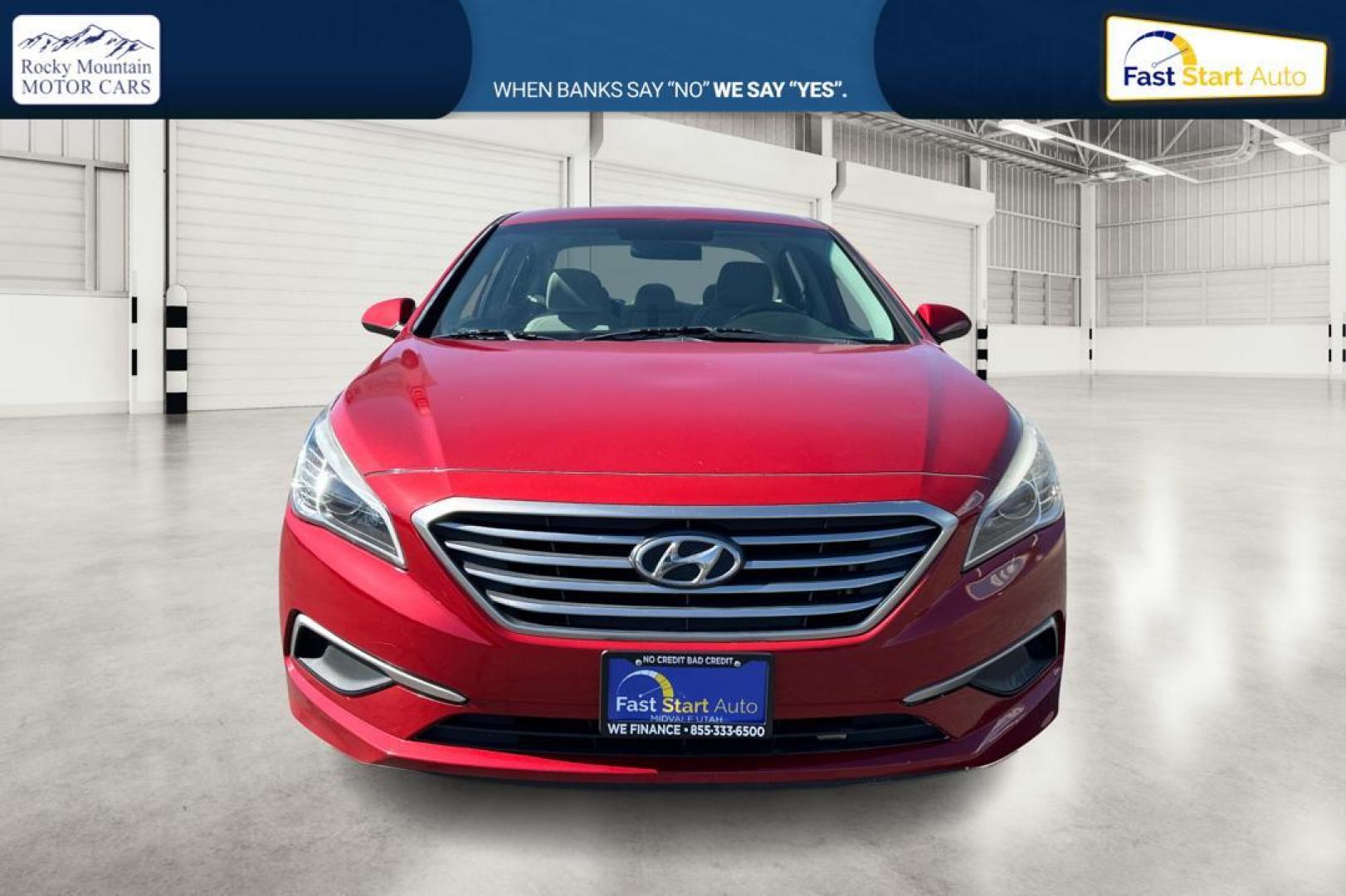 2017 Red Hyundai Sonata SE (5NPE24AF7HH) with an 2.4L L4 DOHC 16V engine, 7A transmission, located at 7755 State Street, Midvale, UT, 84047, (801) 753-9063, 40.610329, -111.890656 - Photo#9