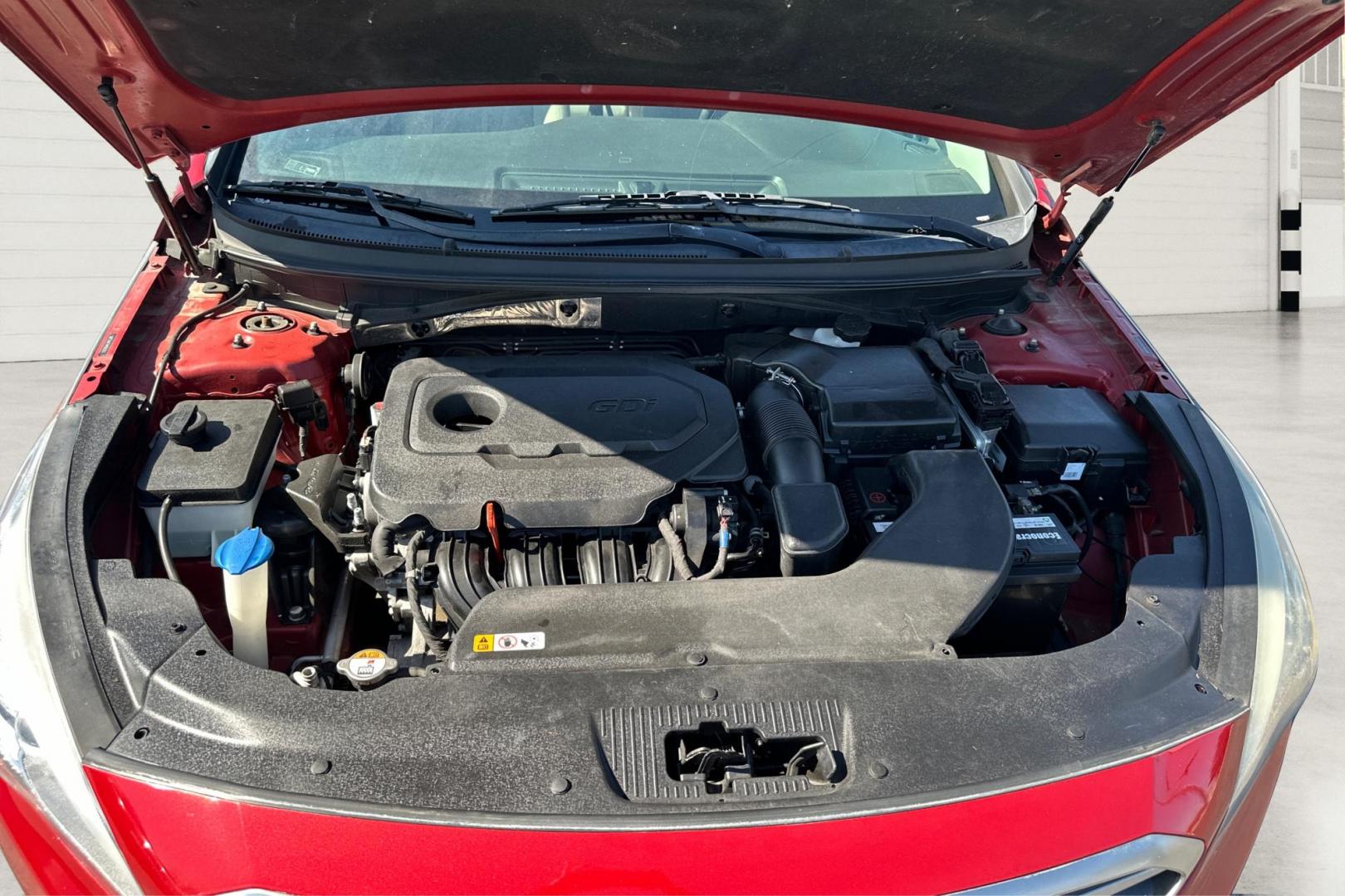 2017 Red Hyundai Sonata SE (5NPE24AF7HH) with an 2.4L L4 DOHC 16V engine, 7A transmission, located at 7755 State Street, Midvale, UT, 84047, (801) 753-9063, 40.610329, -111.890656 - Photo#10