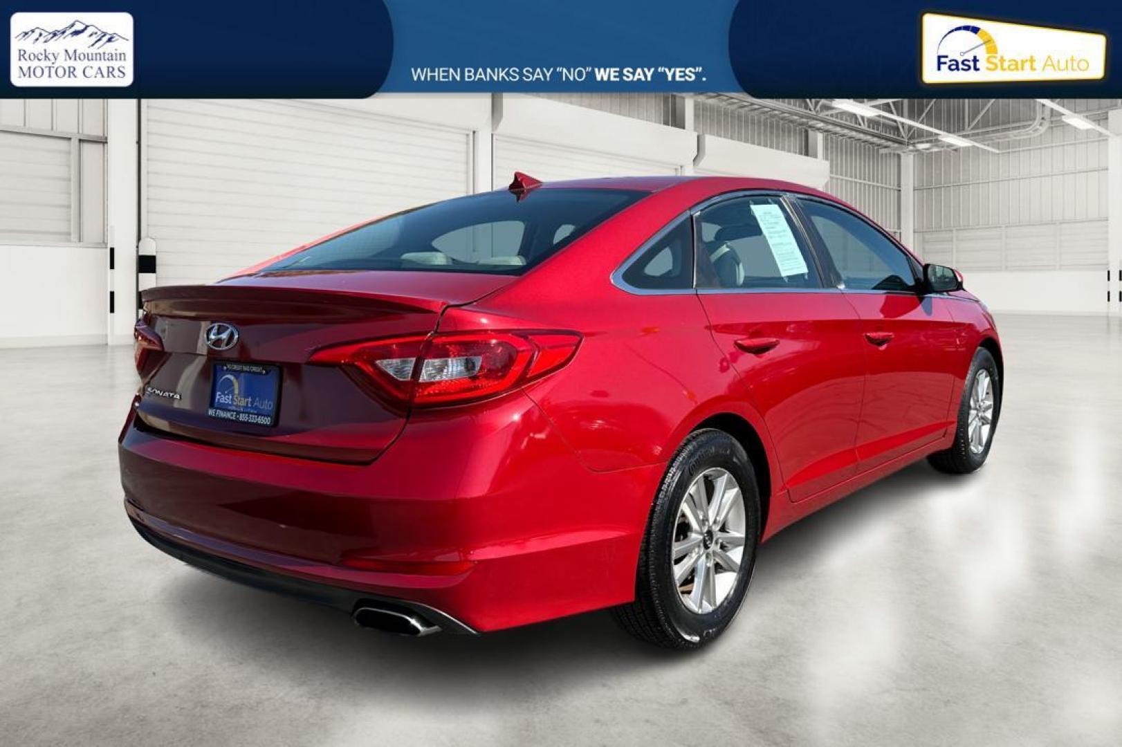 2017 Red Hyundai Sonata SE (5NPE24AF7HH) with an 2.4L L4 DOHC 16V engine, 7A transmission, located at 7755 State Street, Midvale, UT, 84047, (801) 753-9063, 40.610329, -111.890656 - Photo#2