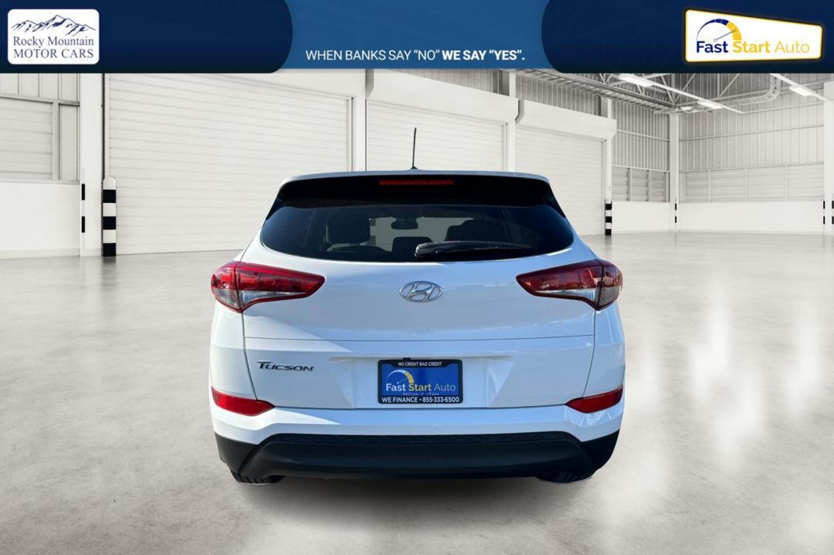 2017 White Hyundai Tucson SE (KM8J23A42HU) with an 2.0L L4 DOHC 16V engine, 6A transmission, located at 7755 State Street, Midvale, UT, 84047, (801) 753-9063, 40.610329, -111.890656 - Photo#4