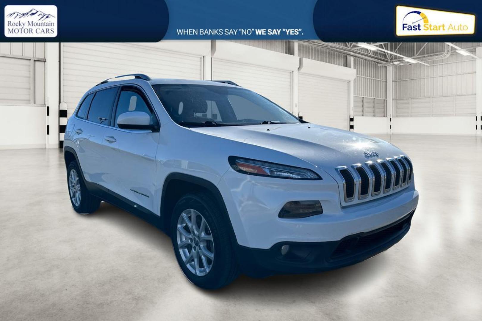 2017 White Jeep Cherokee Latitude 4WD (1C4PJMCS2HW) with an 3.2L V6 DOHC 24V engine, 9A transmission, located at 7755 State Street, Midvale, UT, 84047, (801) 753-9063, 40.610329, -111.890656 - Photo#0