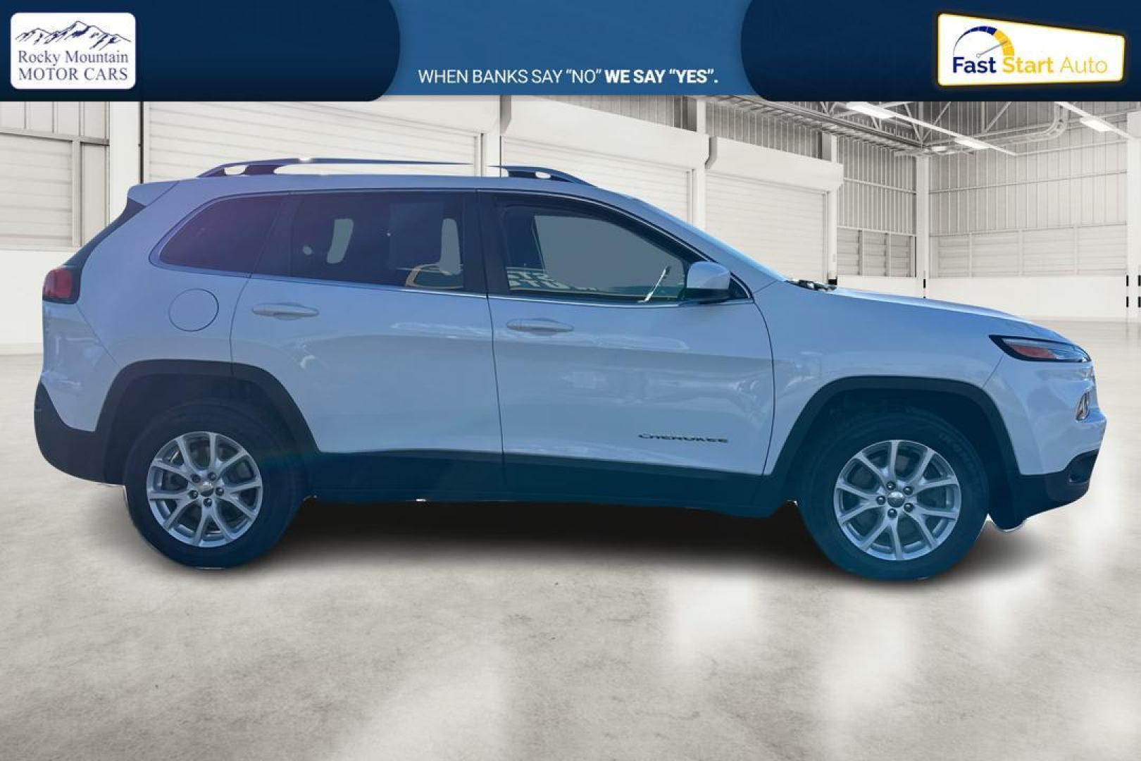 2017 White Jeep Cherokee Latitude 4WD (1C4PJMCS2HW) with an 3.2L V6 DOHC 24V engine, 9A transmission, located at 7755 State Street, Midvale, UT, 84047, (801) 753-9063, 40.610329, -111.890656 - Photo#1