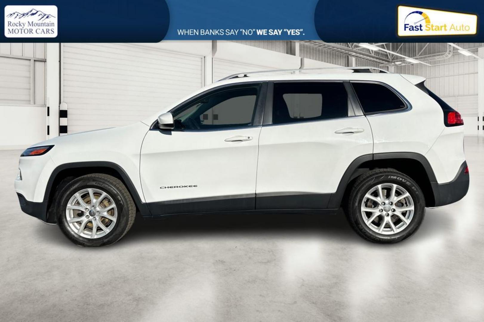 2017 White Jeep Cherokee Latitude 4WD (1C4PJMCS2HW) with an 3.2L V6 DOHC 24V engine, 9A transmission, located at 7755 State Street, Midvale, UT, 84047, (801) 753-9063, 40.610329, -111.890656 - Photo#6