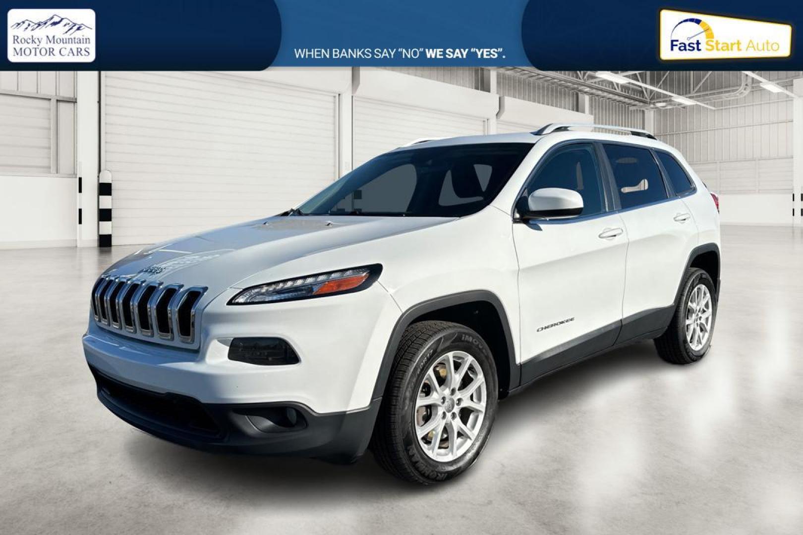 2017 White Jeep Cherokee Latitude 4WD (1C4PJMCS2HW) with an 3.2L V6 DOHC 24V engine, 9A transmission, located at 7755 State Street, Midvale, UT, 84047, (801) 753-9063, 40.610329, -111.890656 - Photo#8