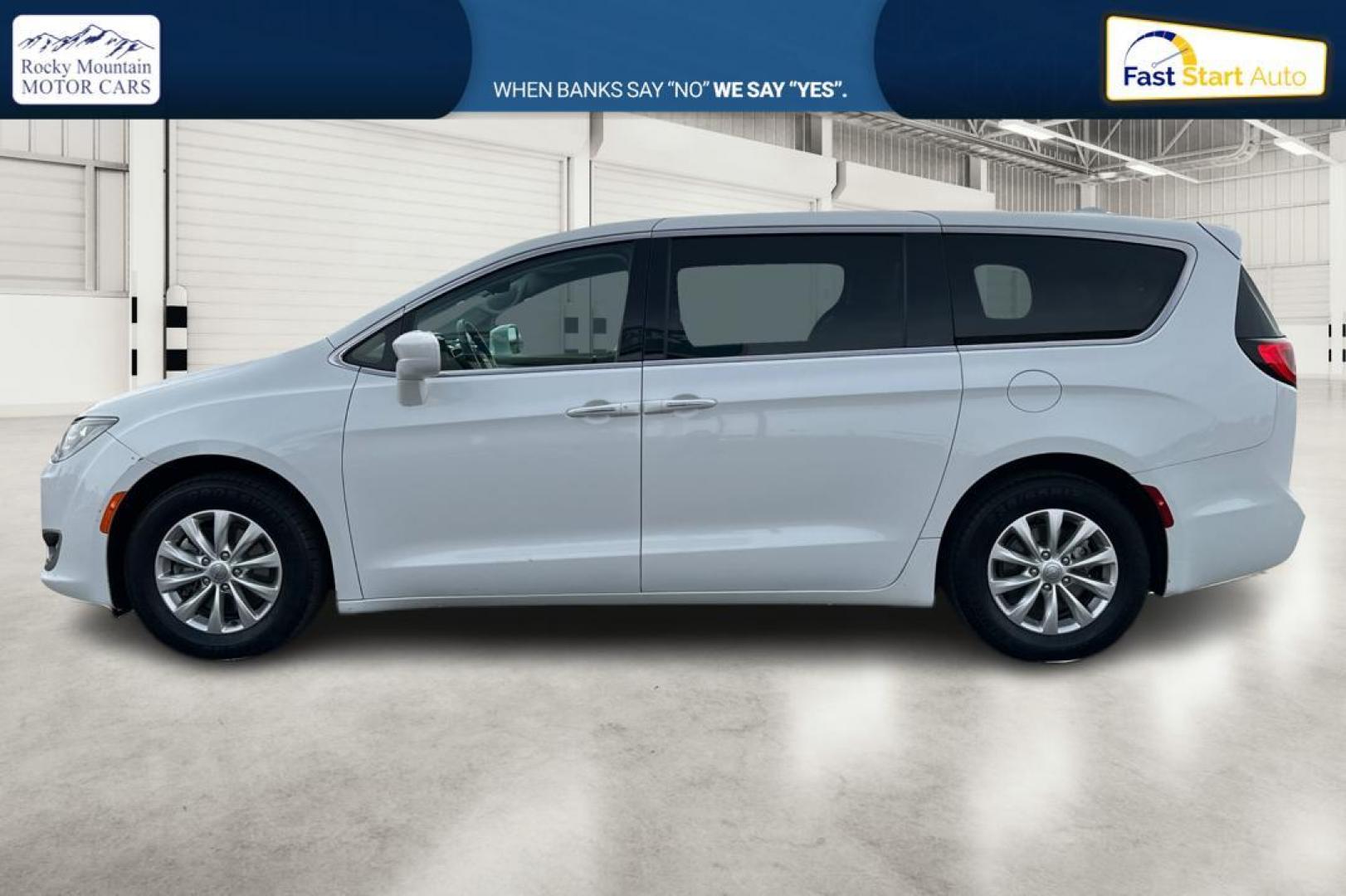 2018 White Chrysler Pacifica Touring Plus (2C4RC1FG5JR) with an 3.6L V6 DOHC 24V engine, 9A transmission, located at 7755 State Street, Midvale, UT, 84047, (801) 753-9063, 40.610329, -111.890656 - Photo#6