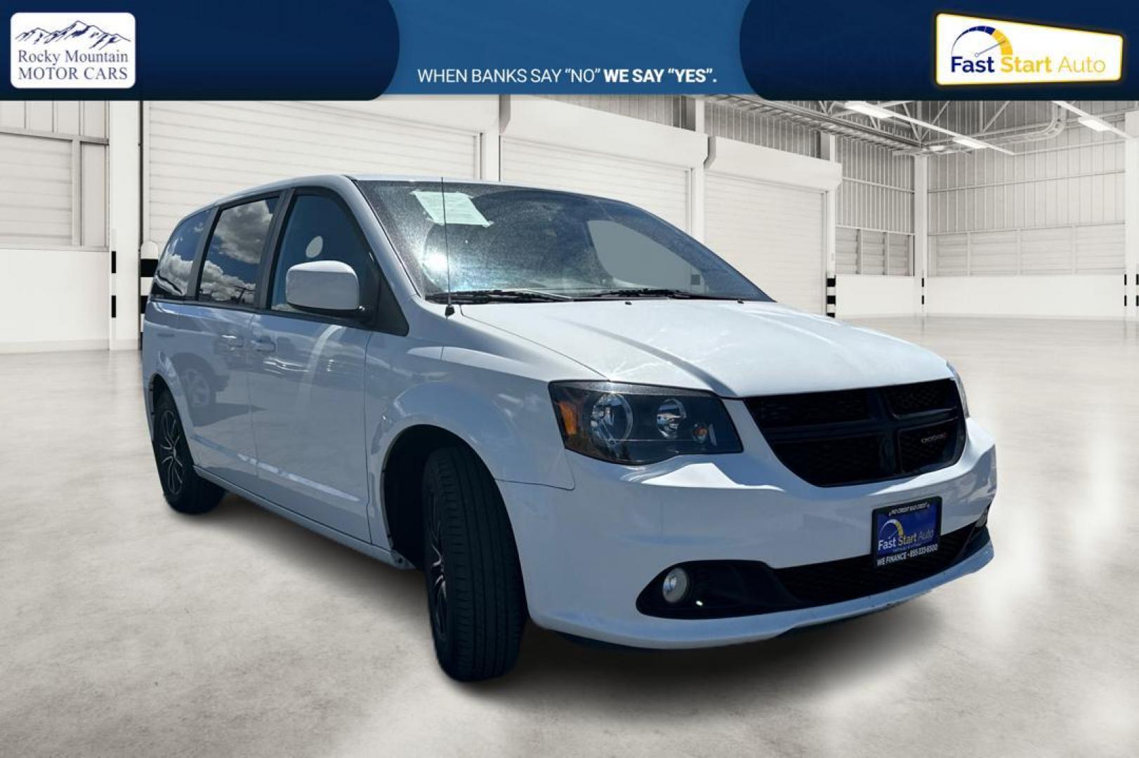 2018 White Dodge Grand Caravan SE (2C4RDGBG9JR) with an 3.6L V6 DOHC 24V engine, 6A transmission, located at 767 S State Road, Pleasant Grove, UT, 84062, (801) 785-1058, 40.354839, -111.736687 - Photo#0