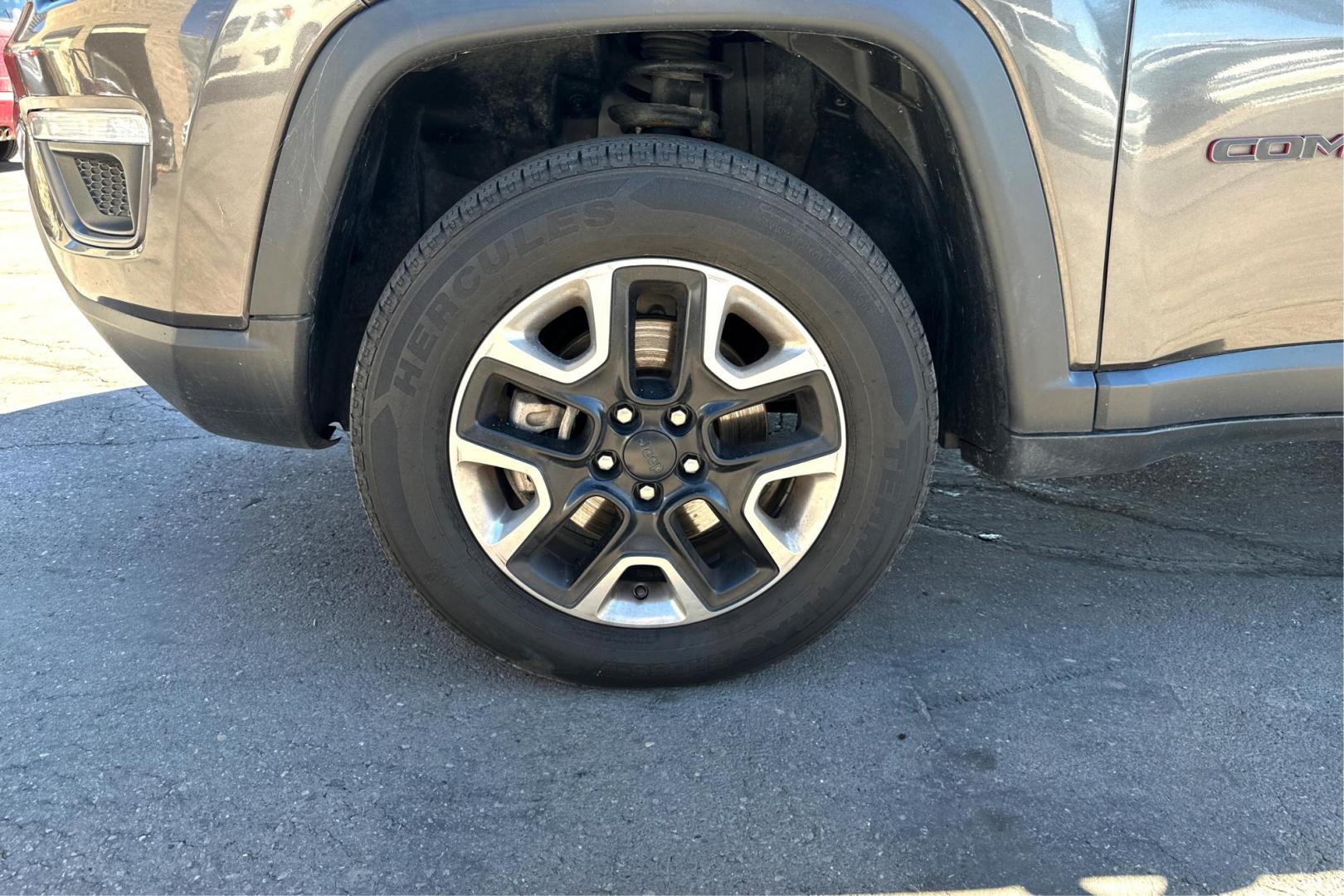 2018 Gray Jeep Compass Limited 4WD (3C4NJDDB2JT) with an 2.4L L4 DOHC 16V engine, CVT transmission, located at 7755 State Street, Midvale, UT, 84047, (801) 753-9063, 40.610329, -111.890656 - Photo#9