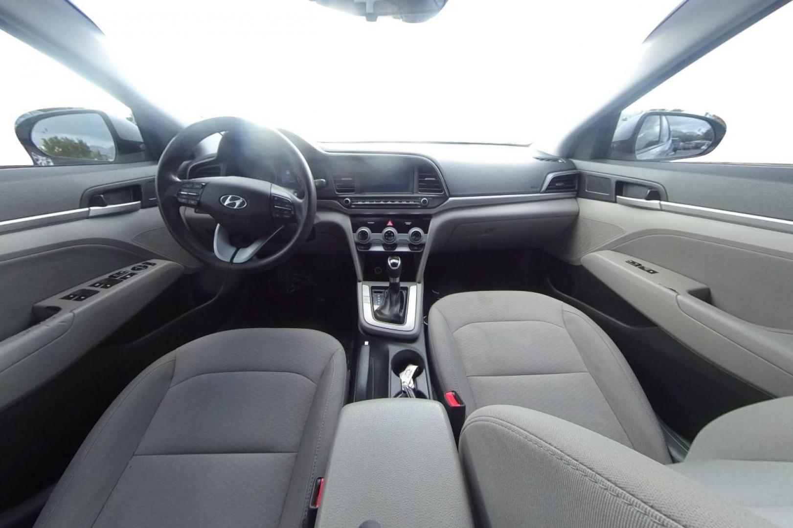 2019 Silver Hyundai Elantra Limited (5NPD84LF0KH) with an 1.8L L4 DOHC 16V engine, 6A transmission, located at 767 S State Road, Pleasant Grove, UT, 84062, (801) 785-1058, 40.354839, -111.736687 - Photo#16