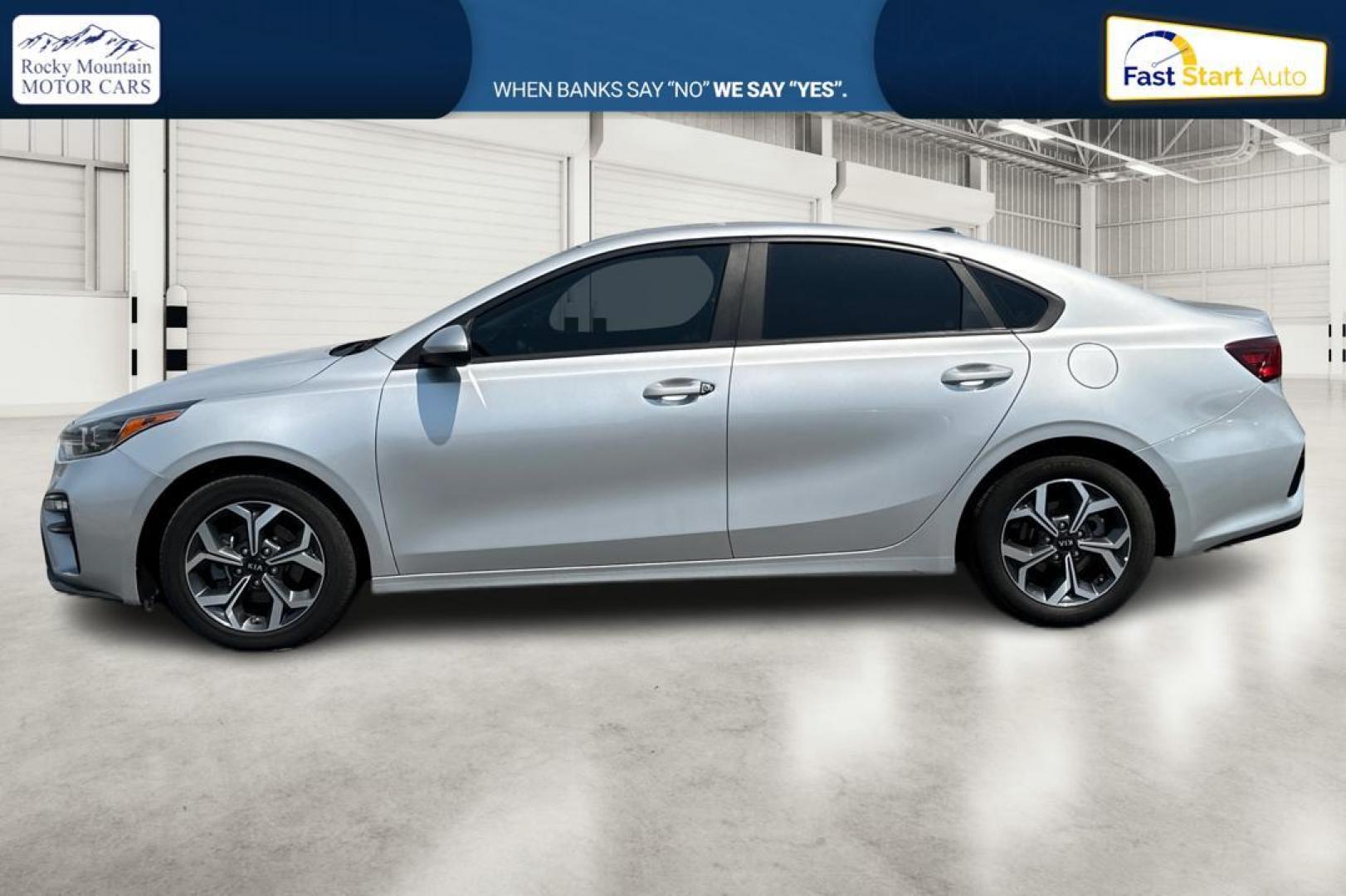 2019 Gray Kia Forte LX 6A (3KPF24AD5KE) with an 2.0L L4 DOHC 16V engine, 6A transmission, located at 7755 State Street, Midvale, UT, 84047, (801) 753-9063, 40.610329, -111.890656 - Photo#5