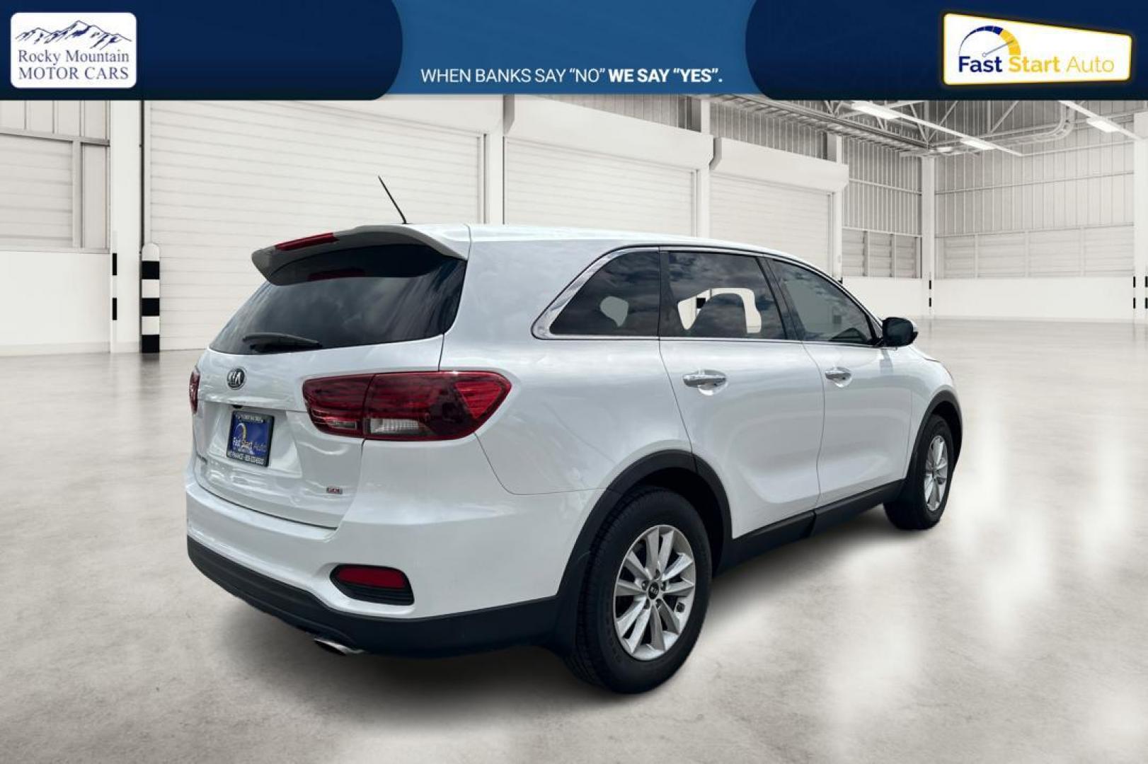 2019 White Kia Sorento LX 2WD (5XYPG4A32KG) with an 2.4L L4 DOHC 16V engine, 6A transmission, located at 767 S State Road, Pleasant Grove, UT, 84062, (801) 785-1058, 40.354839, -111.736687 - Photo#2