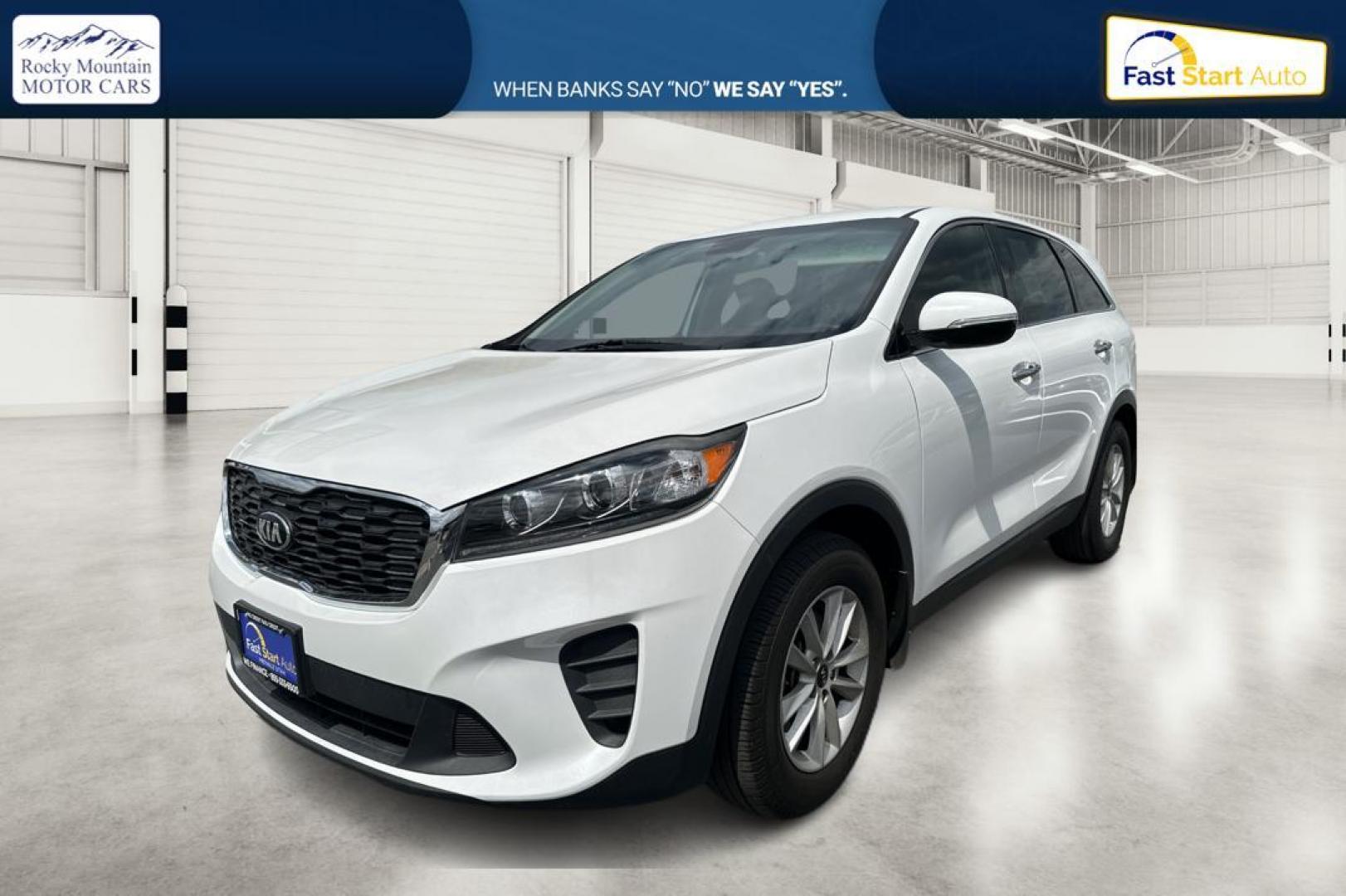 2019 White Kia Sorento LX 2WD (5XYPG4A32KG) with an 2.4L L4 DOHC 16V engine, 6A transmission, located at 767 S State Road, Pleasant Grove, UT, 84062, (801) 785-1058, 40.354839, -111.736687 - Photo#6