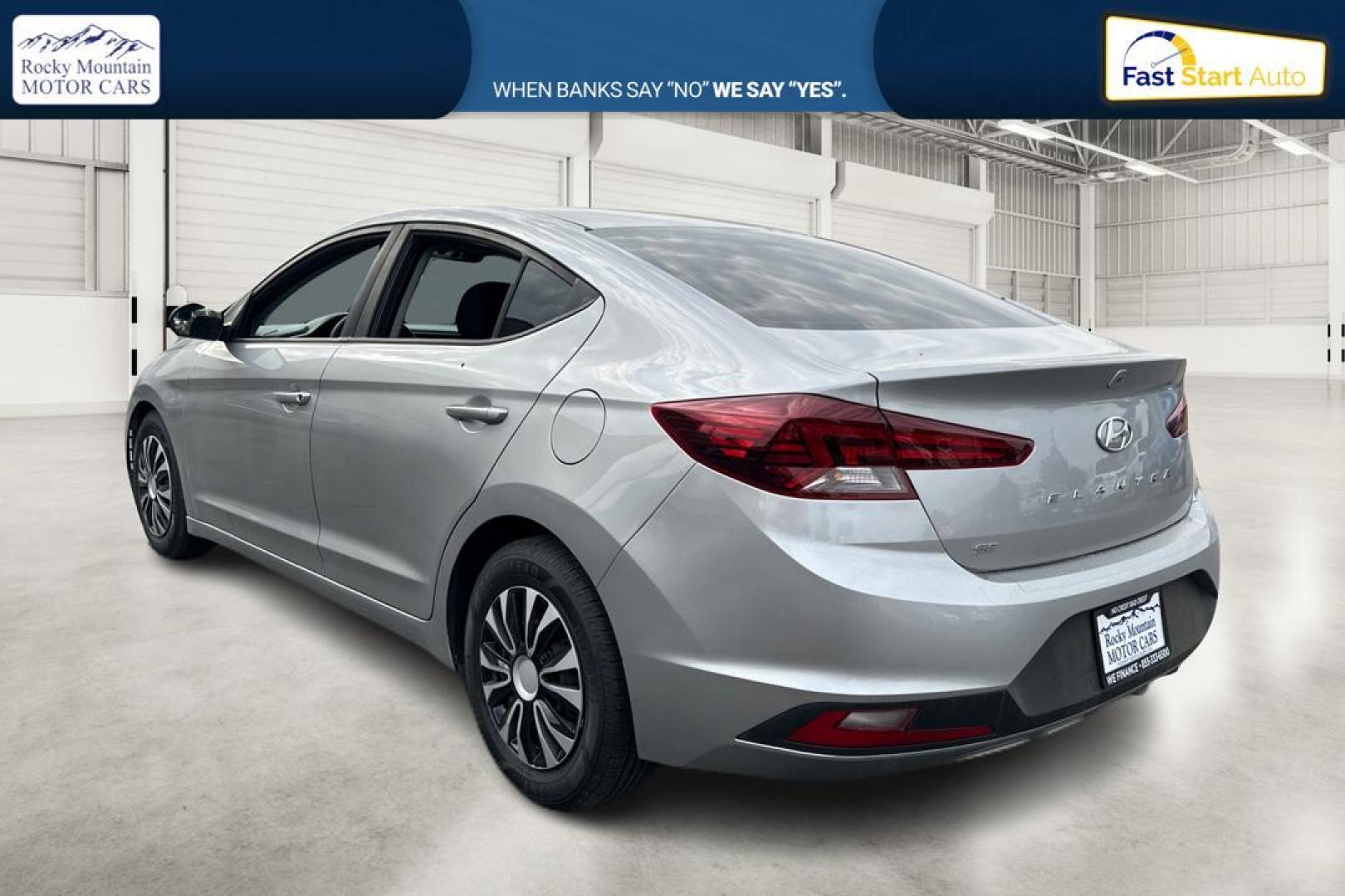 2020 Silver Hyundai Elantra SE 6AT (5NPD74LF8LH) with an 1.8L L4 DOHC 16V engine, 6A transmission, located at 7755 State Street, Midvale, UT, 84047, (801) 753-9063, 40.610329, -111.890656 - Photo#4